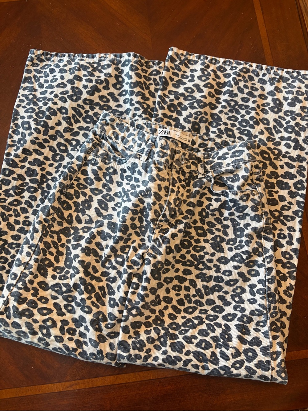 Zara Women’s Leopard Print Wide Leg Jeans